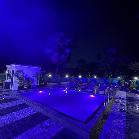 Stayhaven Aqua With Pvt Theatre & Pool Bombaj Zewnętrze zdjęcie